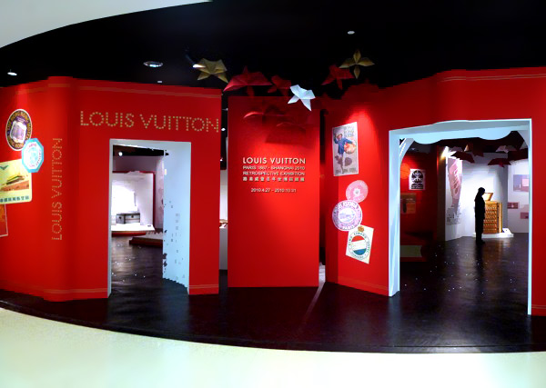 Louis Vuitton's Shanghai Show Featured Stuffed Animals - PAPER Magazine